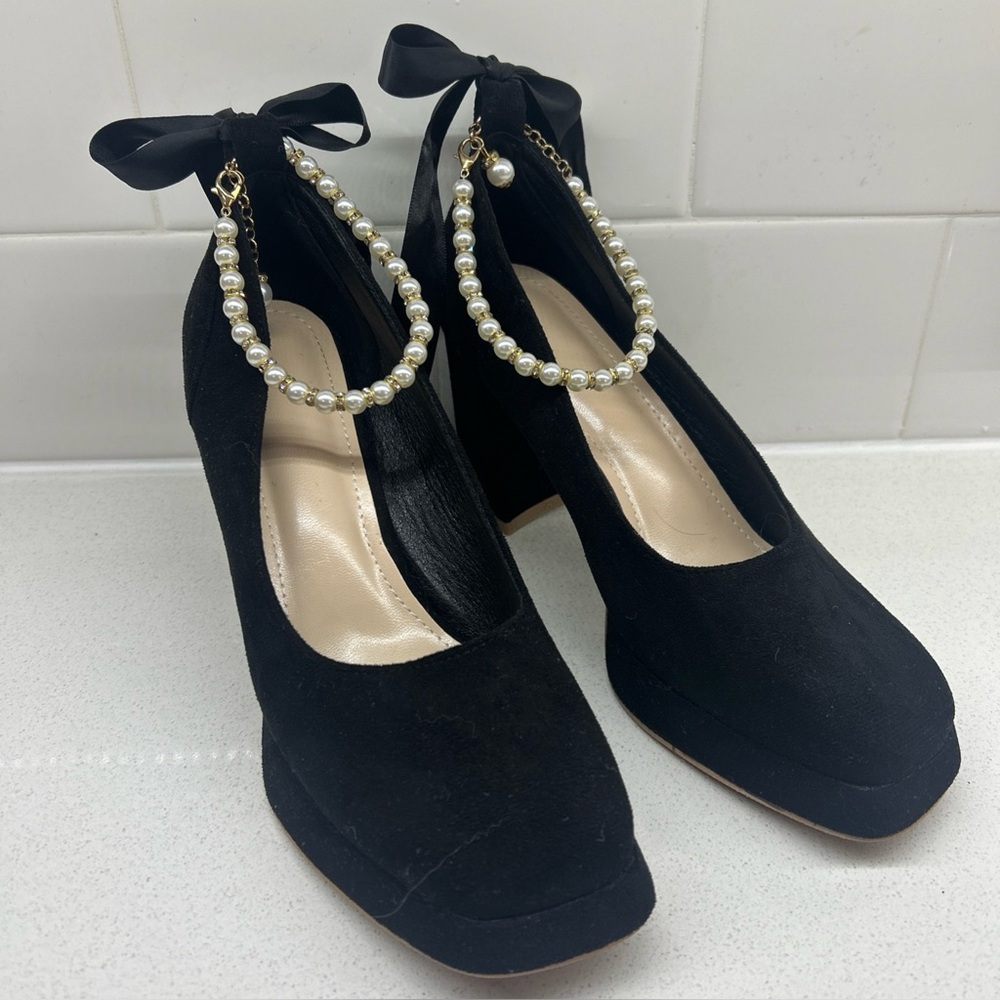 Elegant Black Heels with Pearl Accents